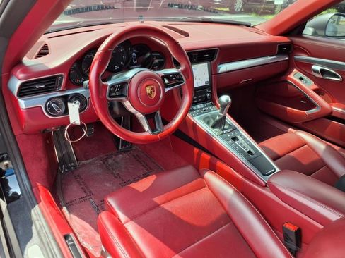 Used 2018 Porsche 911 Carrera image 11