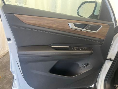 New 2026 Volkswagen Atlas SE image 9