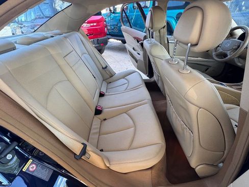 Used 2009 Mercedes-Benz E 350 Sedan w/ Premium 1 Pkg image 11