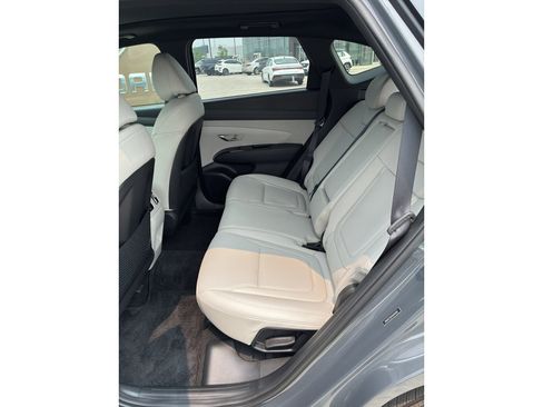 Certified 2025 Hyundai Tucson Limited AWD/4WD image 11