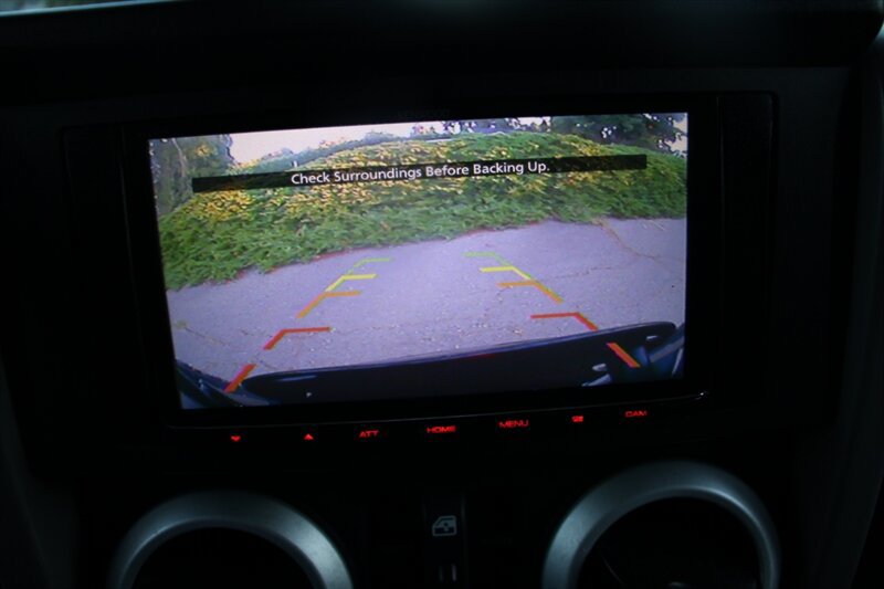 Used 2009 Jeep Wrangler Unlimited Sahara AWD/4WD image 9