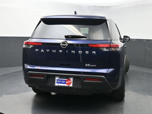 Used 2022 Nissan Pathfinder S image 39