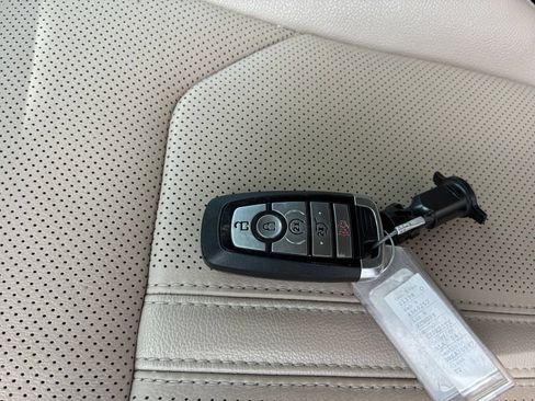 Used 2024 Ford Expedition Limited RWD image 22