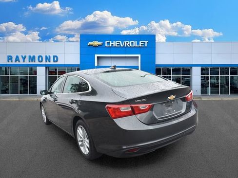 Certified 2018 Chevrolet Malibu LT w/ LPO, Convenience Package 2 FWD image 5