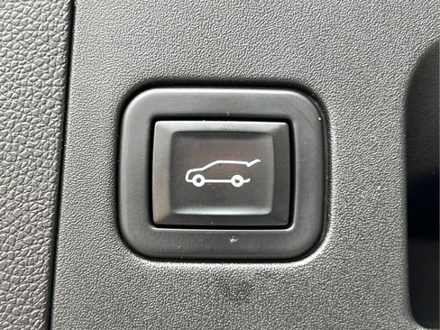 Used 2020 Cadillac XT4 Premium Luxury FWD image 19