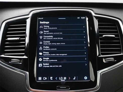 Used 2024 Volvo XC90 B6 Plus w/ Protection Package Premier image 15