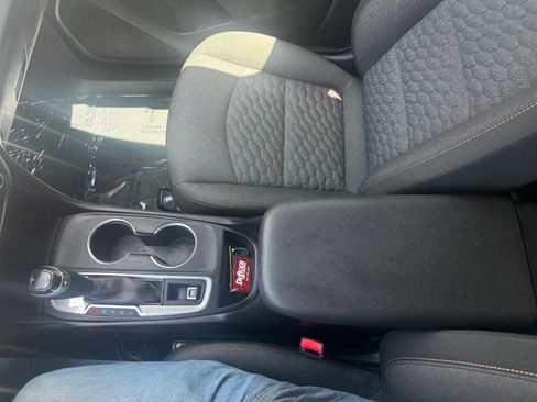 Used 2019 Chevrolet Equinox LT FWD image 15