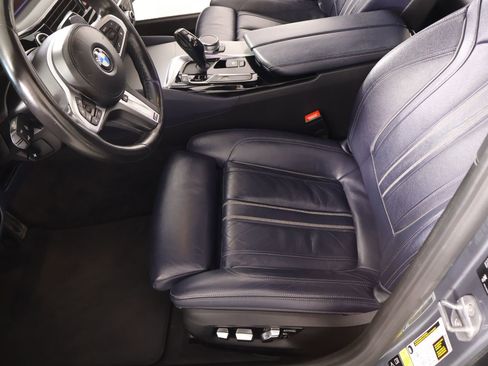 Used 2019 BMW M550i xDrive image 12