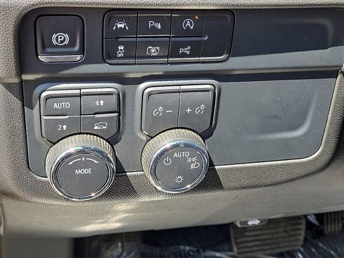 Used 2025 Chevrolet Tahoe LT AWD/4WD image 22