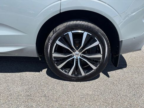 Used 2024 Volvo XC60 B5 Plus w/ Protection Package Premier AWD/4WD image 31
