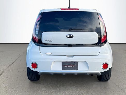 Used 2018 Kia Soul + image 6