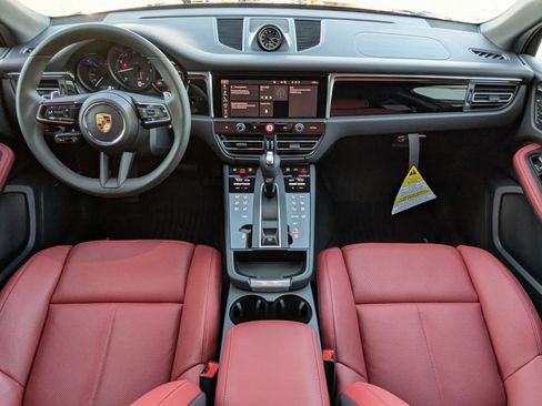 New 2026 Porsche Macan image 22
