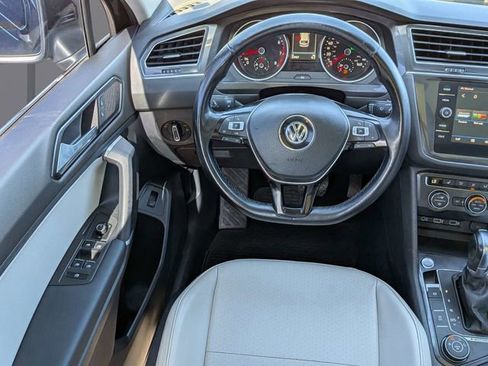 Used 2018 Volkswagen Tiguan SEL AWD/4WD image 15