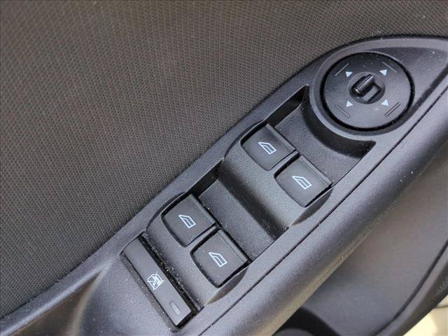 Used 2015 Ford Focus SE FWD image 12