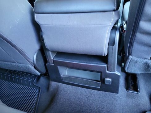 Used 2019 Chevrolet Silverado 1500 LT RWD image 17