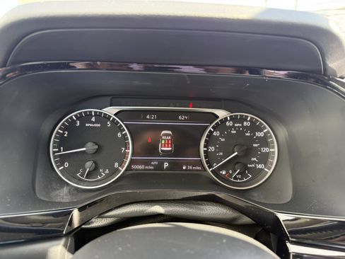 Used 2024 Nissan Pathfinder SL AWD/4WD image 14