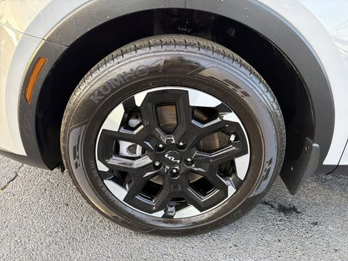 Used 2025 Kia Sorento S FWD image 10