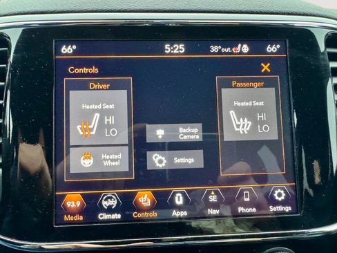 Used 2020 Jeep Grand Cherokee Altitude AWD/4WD image 13