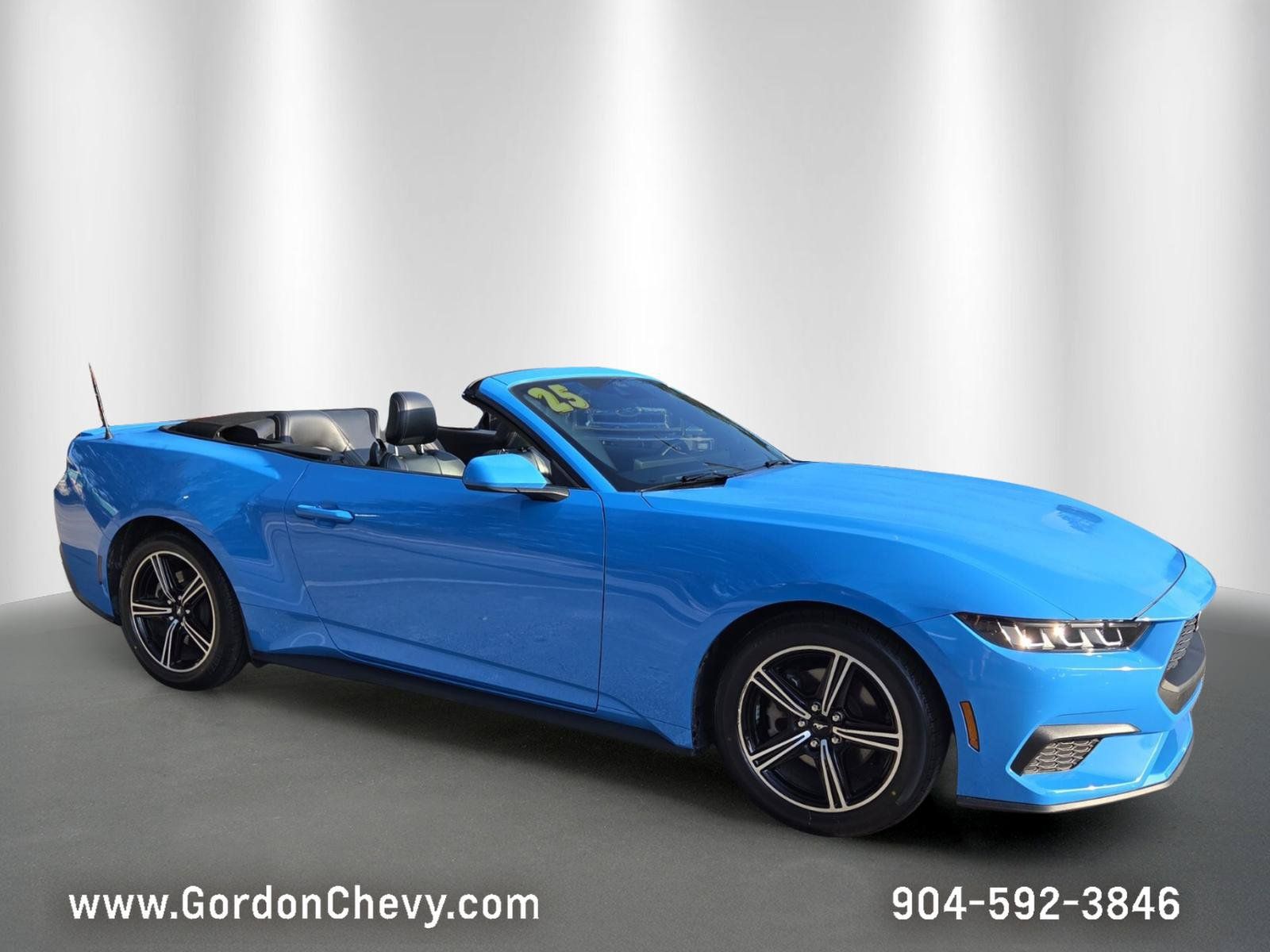 Used 2025 Ford Mustang Premium RWD image 8