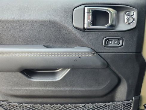 New 2025 Jeep Gladiator Sport image 16