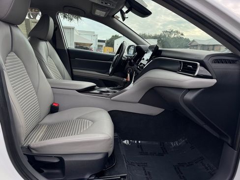 Used 2024 Toyota Camry SE image 29