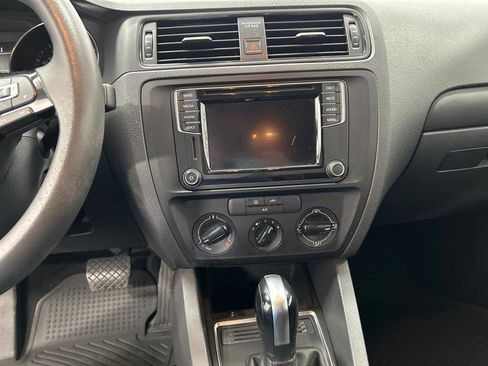 Used 2016 Volkswagen Jetta S image 14