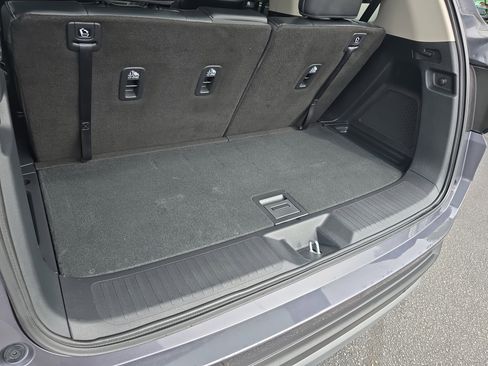 Used 2025 Honda Pilot Touring image 13