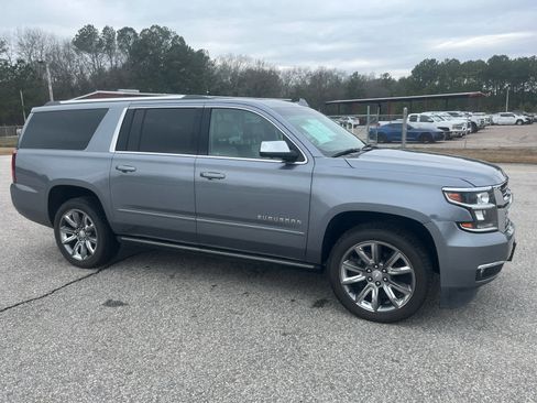 Used 2018 Chevrolet Suburban Premier image 9