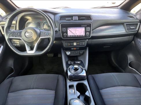 Used 2018 Nissan Leaf SV w/ SV Technology Package image 10