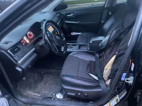 Used 2016 Toyota Camry SE image 8