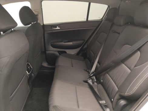 Used 2022 Kia Sportage LX AWD/4WD image 18