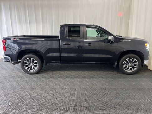 Used 2022 Chevrolet Silverado 1500 LT AWD/4WD image 20
