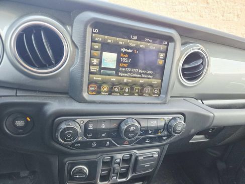 Used 2023 Jeep Wrangler Unlimited Sahara w/ Cold Weather Group AWD/4WD image 11