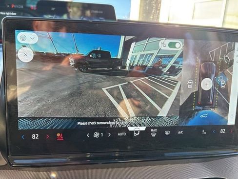 Used 2025 Ford Expedition Active image 21