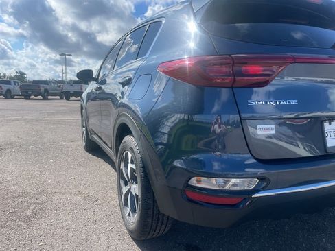Used 2021 Kia Sportage LX image 5