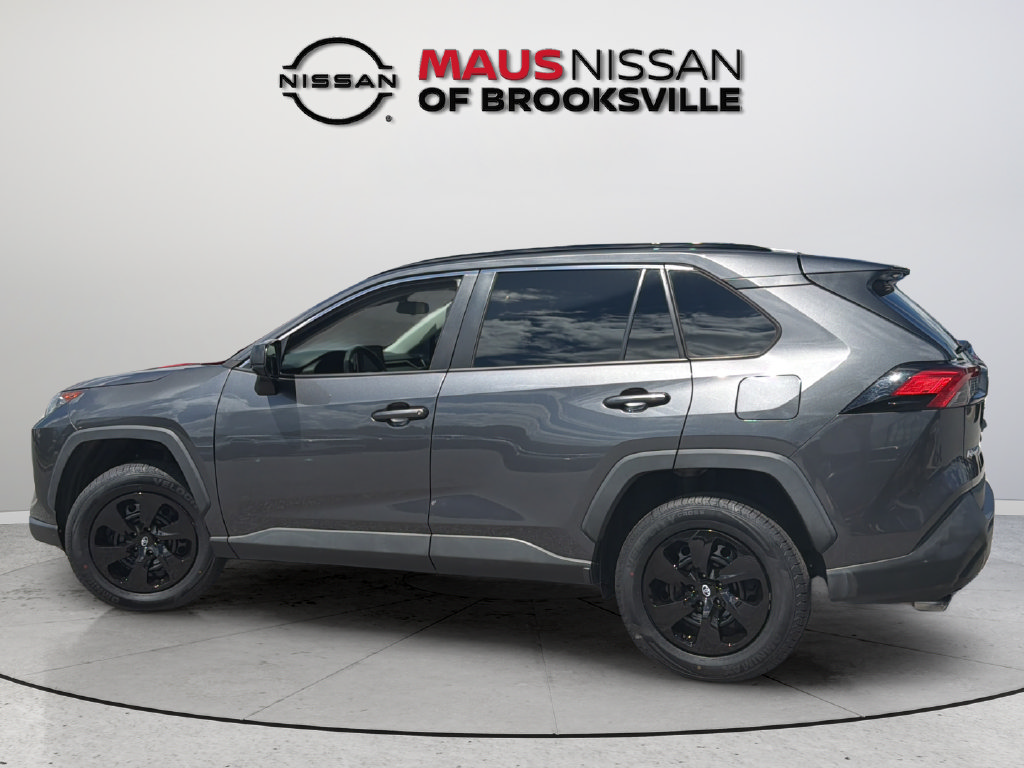 Used 2021 Toyota RAV4 LE AWD/4WD image 7