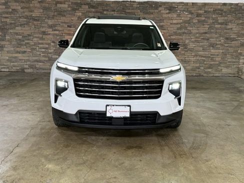 Used 2025 Chevrolet Traverse LT w/ Enhanced Driving Package image 35