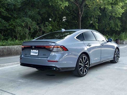 Used 2023 Honda Accord Touring image 9
