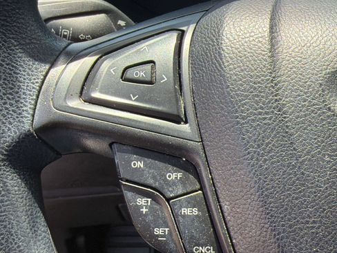 Used 2021 Ford Edge SE FWD image 16