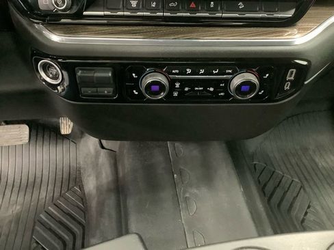 Used 2024 Chevrolet Silverado 2500 LT AWD/4WD image 18