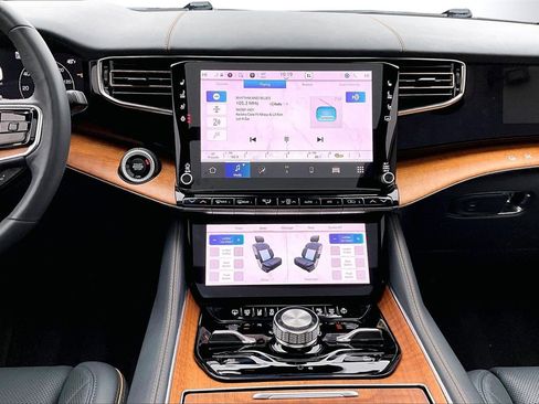 Used 2022 Jeep Grand Wagoneer Series III image 12