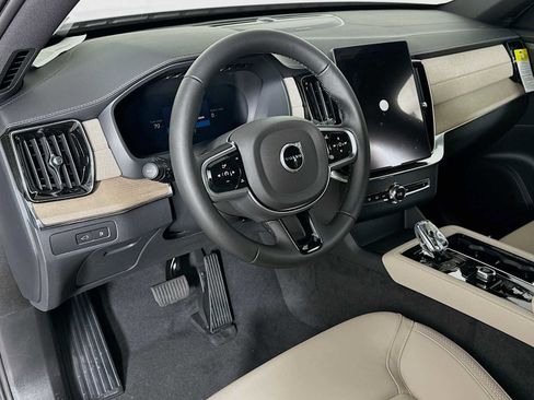 New 2026 Volvo XC90 T8 Plus image 9