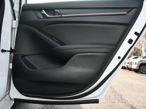 Used 2022 Honda Accord Sport Special Edition image 18