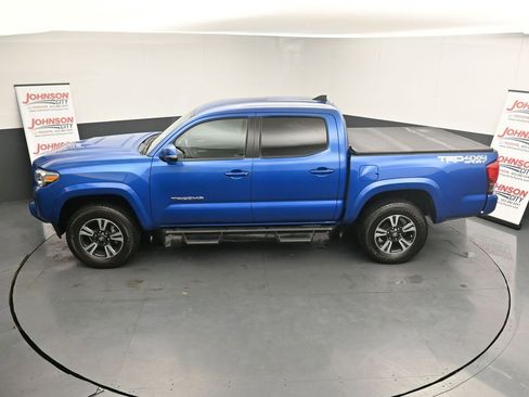 Used 2016 Toyota Tacoma TRD Sport w/ Towing Package image 29