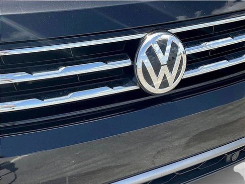 Used 2021 Volkswagen Tiguan SEL FWD image 29