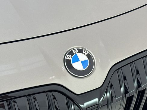 Used 2023 BMW 760i xDrive AWD/4WD image 35