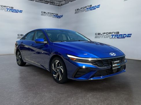 Used 2024 Hyundai Elantra Limited FWD image 3