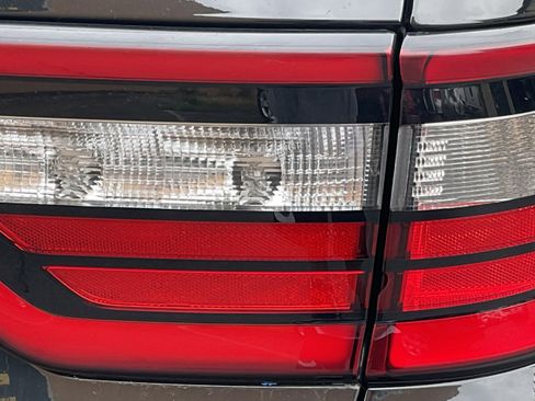 Used 2021 Dodge Durango GT w/ Blacktop Package AWD/4WD image 9