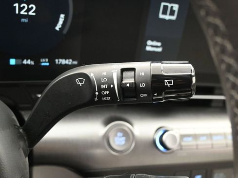 Used 2024 Hyundai Kona SEL FWD image 17