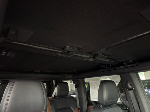 Used 2023 Ford Bronco Outer Banks image 13